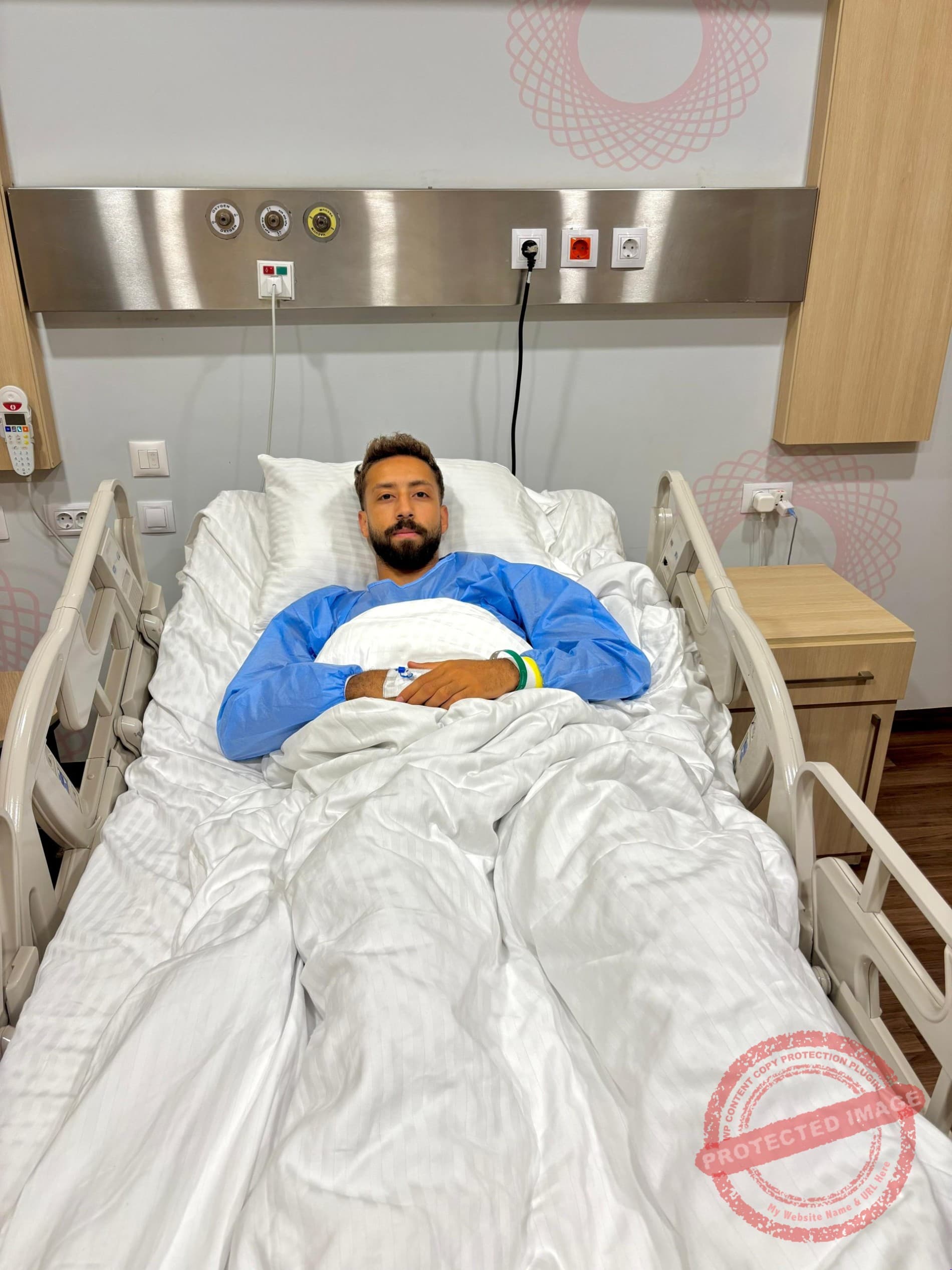 مروان حمدي يخضع لجراحة ناجحة في قدمه اليمنى